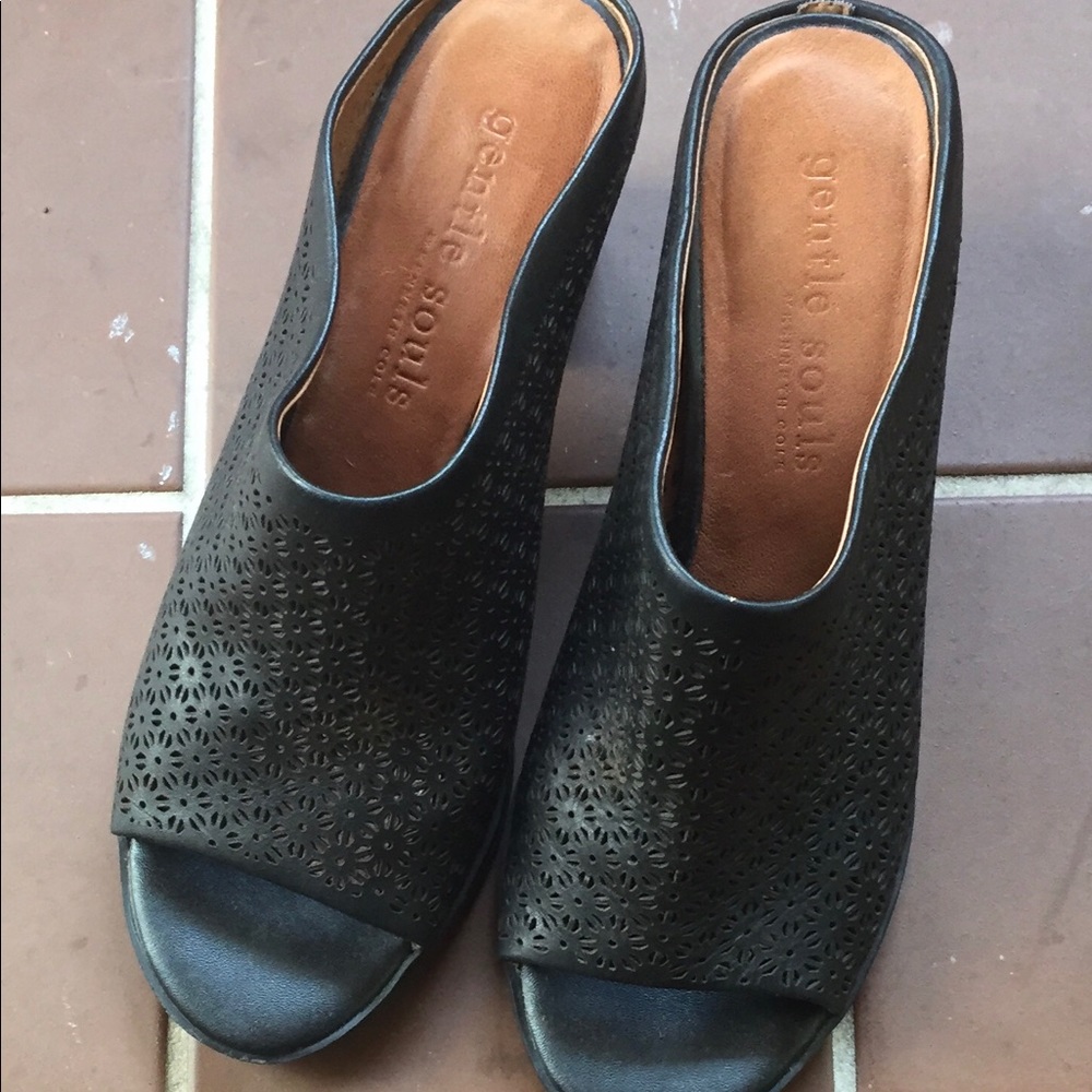 Gentle Souls Open Toe Wedge Sandal black 8.5